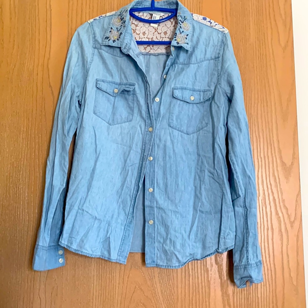 Women’s button down shirt